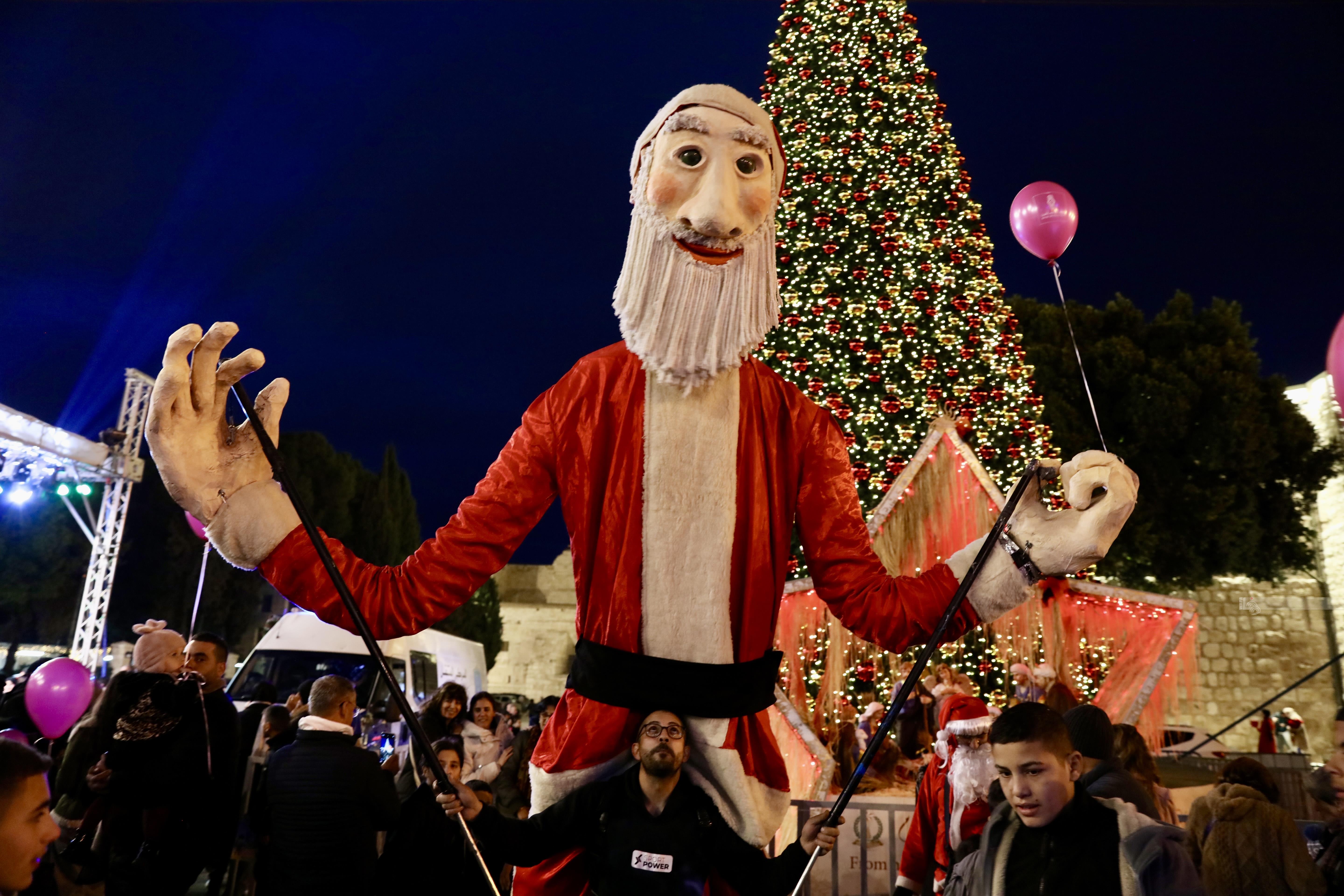 جانب من افتتاح سوق الميلاد السنوي في بيت لحم (تصوير: أحمد مزهر/وفا)